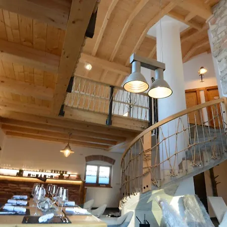 Einzigartiges Alpenloft In Fur 8 Gaste Mit Whirlpool Шале