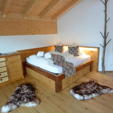 Einzigartiges Alpenloft In Fur 8 Gaste Mit Whirlpool * Миттенвальд