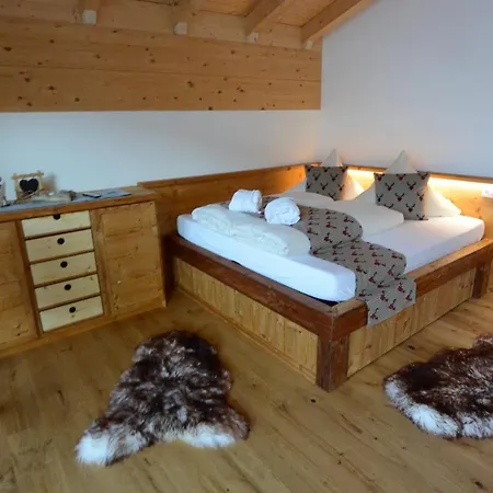 Einzigartiges Alpenloft In Fur 8 Gaste Mit Whirlpool * Миттенвальд