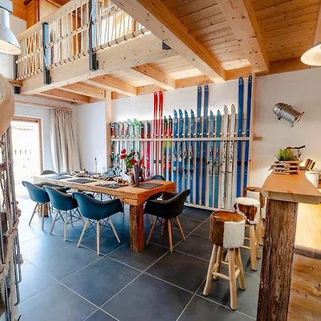 Einzigartiges Alpenloft In Fur 8 Gaste Mit Whirlpool Шале Миттенвальд