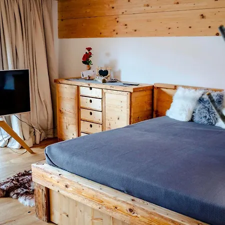 Einzigartiges Alpenloft In Fur 8 Gaste Mit Whirlpool Шале