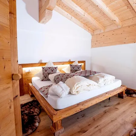Einzigartiges Alpenloft In Fur 8 Gaste Mit Whirlpool * Миттенвальд