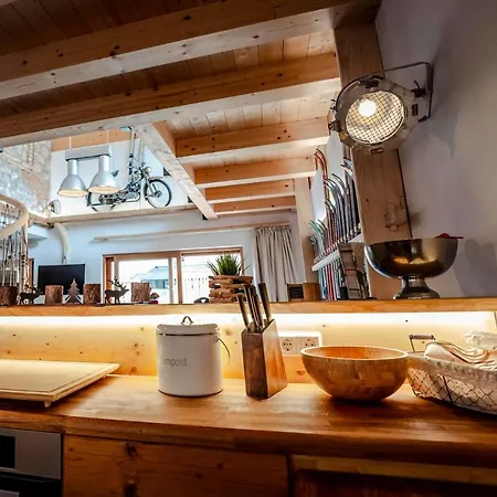 Einzigartiges Alpenloft In Fur 8 Gaste Mit Whirlpool * Миттенвальд