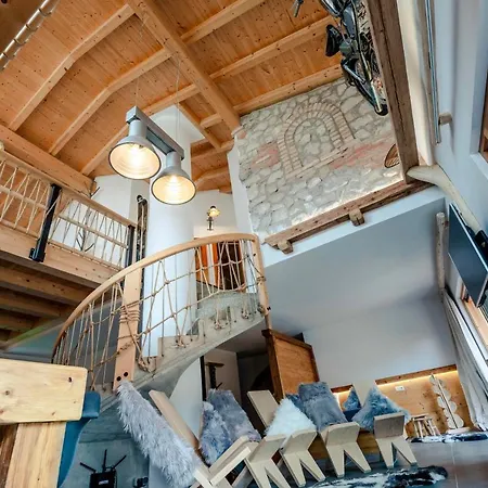 Einzigartiges Alpenloft In Fur 8 Gaste Mit Whirlpool