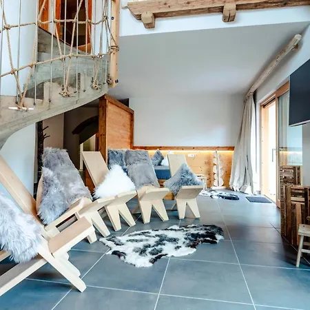 Einzigartiges Alpenloft In Fur 8 Gaste Mit Whirlpool Миттенвальд