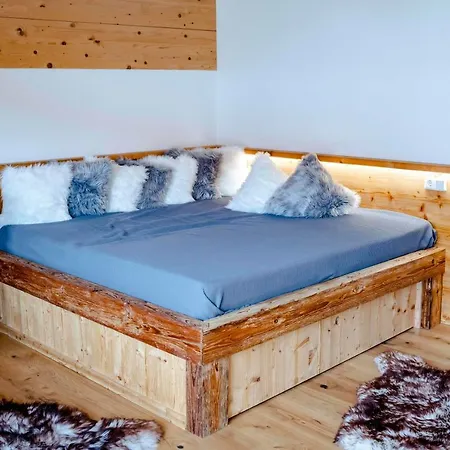 Einzigartiges Alpenloft In Fur 8 Gaste Mit Whirlpool