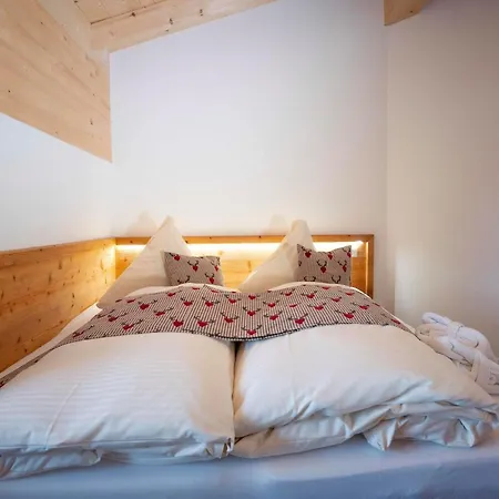 Einzigartiges Alpenloft In Fur 8 Gaste Mit Whirlpool Шале Миттенвальд