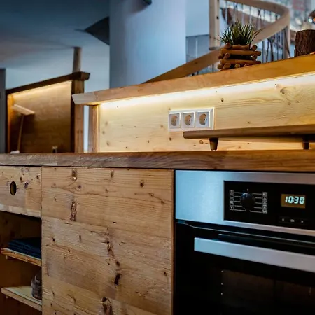 Einzigartiges Alpenloft In Fur 8 Gaste Mit Whirlpool * Миттенвальд