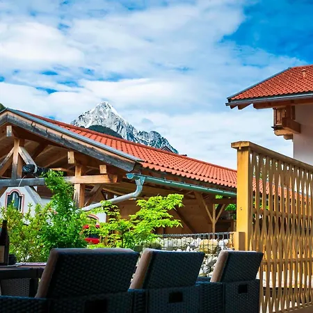 Einzigartiges Alpenloft In Fur 8 Gaste Mit Whirlpool